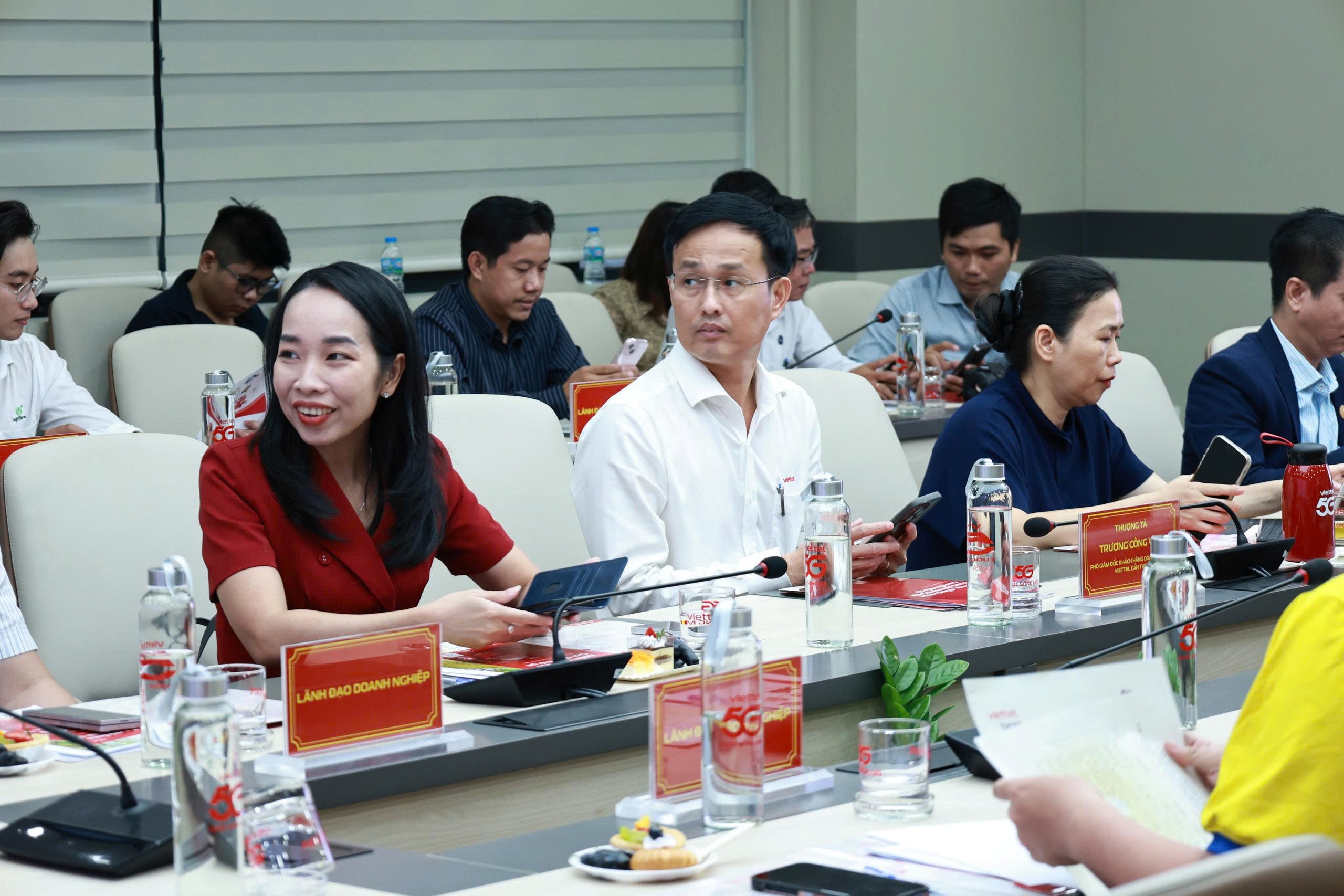 VIETTEL họp mặt doanh nghiệp ra mắt TAMMI OA & TENDOO 4 1788273858570 6574752886896066296 g6157423908803886517 15e614bc6a769e1655fd66bd24b9e5be