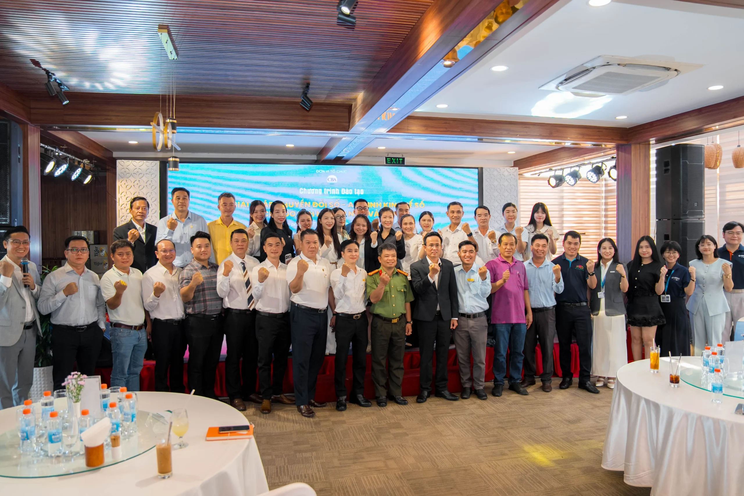 TỔ CHỨC THÀNH CÔNG CHƯƠNG TRÌNH ĐÀO TẠO “GIẢI PHÁP CHUYỂN ĐỔI SỐ - AN NINH KINH TẾ SỐ CHO DOANH NGHIỆP NHỎ VÀ VỪA